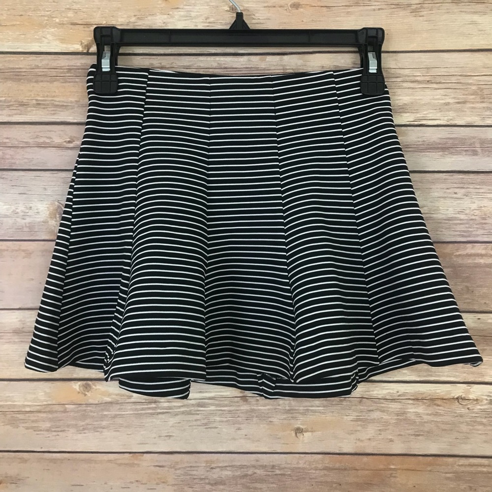 Topshop Petite Black and White Striped Skirt 0P